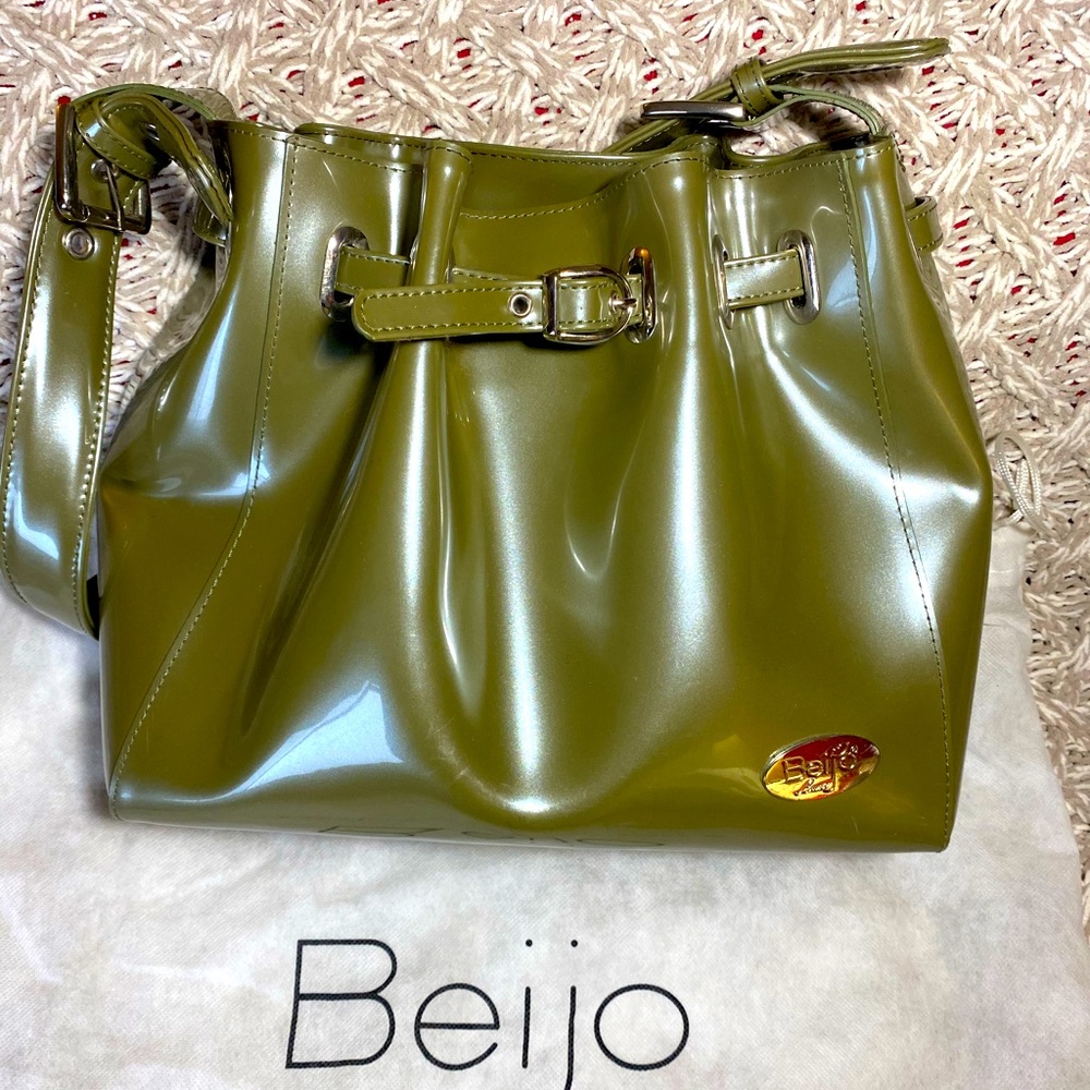 Beijo Bucket Bag